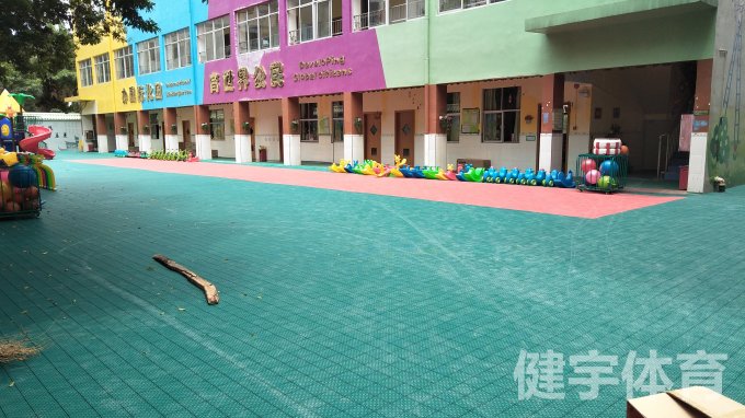 深圳市育蕾幼儿园悬浮地板安装工程