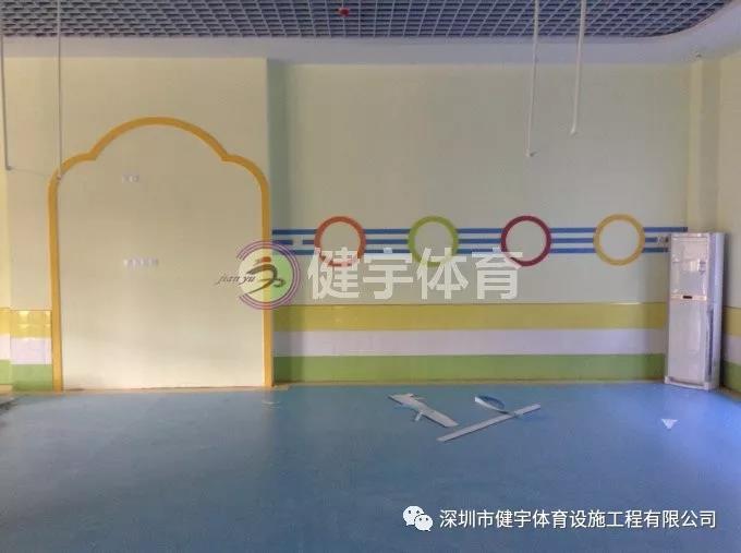 幼儿园地胶铺设施工_案例工程_阳江市明智幼儿园PVC地胶板施工